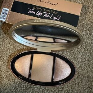 Two faced highlight palette